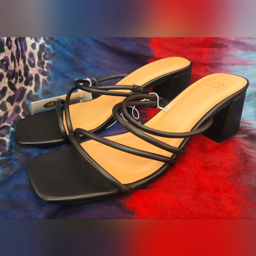 Black Strap Sandals With Small Heel Size 11 New